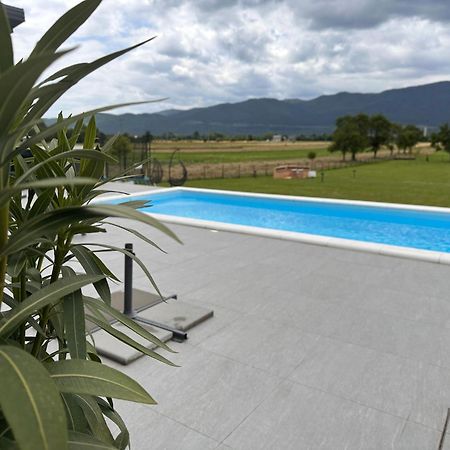 Villa Biser Gacke Sinac 外观 照片